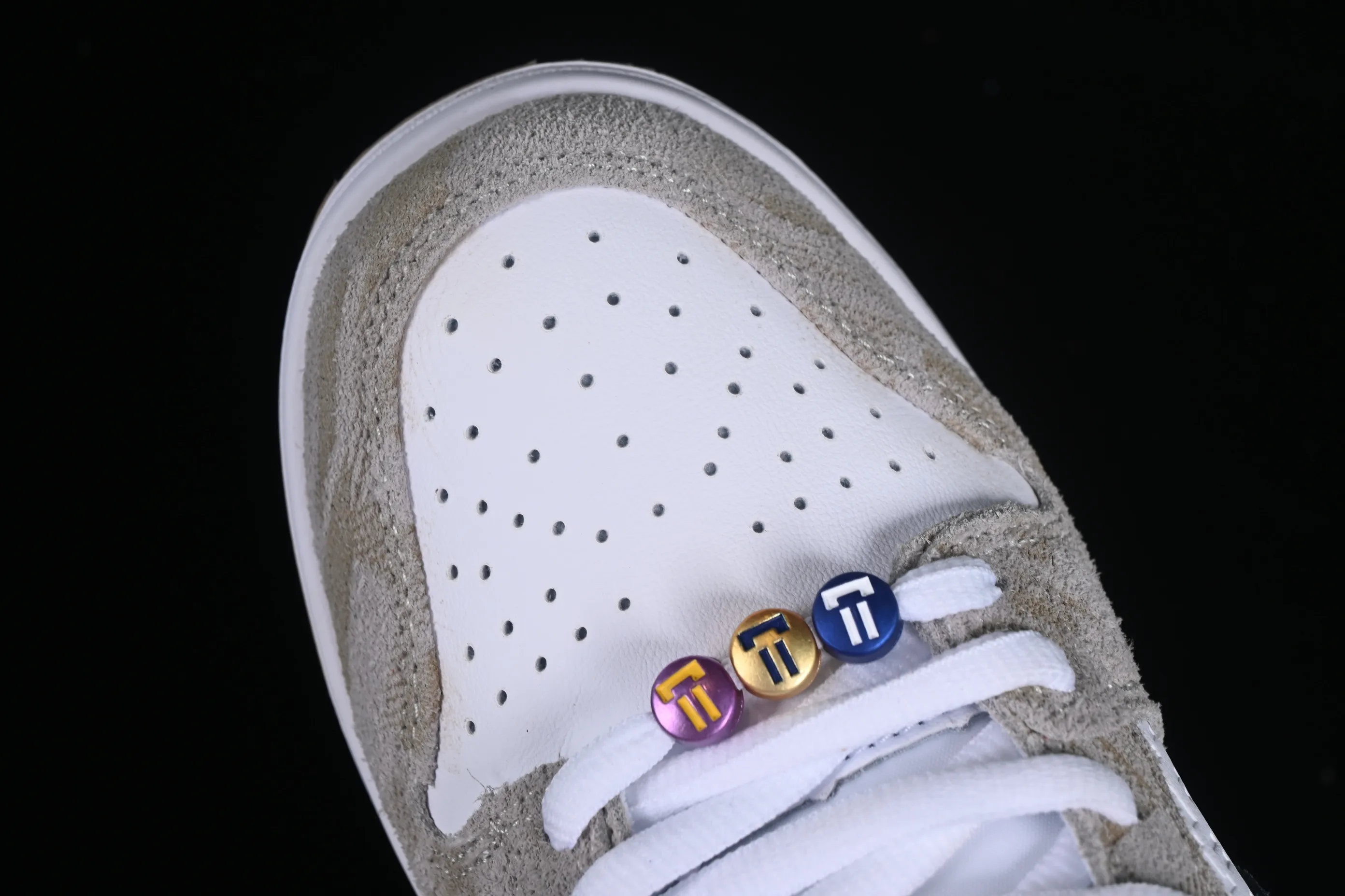 All Categories Nk SB Dunk Series Nk SB Dunk Low Low-top sneakers Cost-effective version Rayssa Leal x Nk SB Dunk Low Brazilian skateboarding goddess joint model SB low-top casual sneakers FZ5251-001